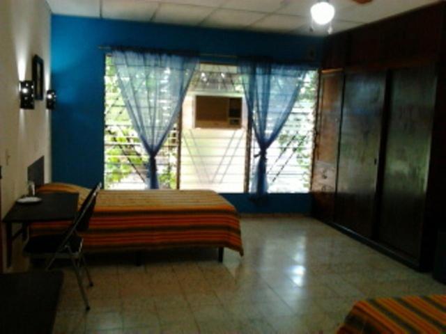 Hostal Dona Marta San Salvador Buitenkant foto