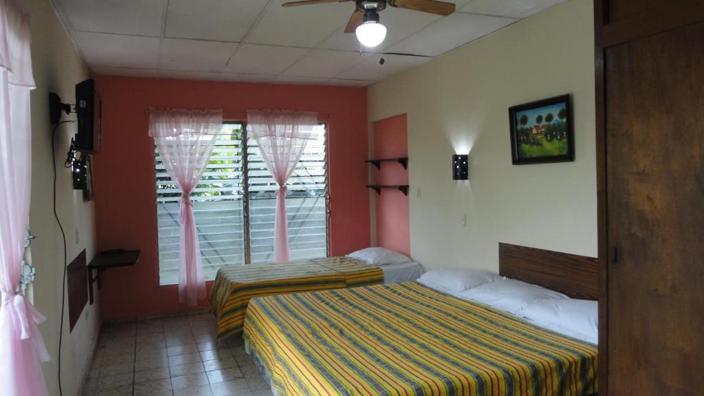 Hostal Dona Marta San Salvador Kamer foto