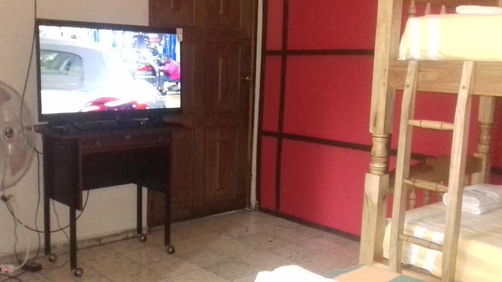Hostal Dona Marta San Salvador Buitenkant foto